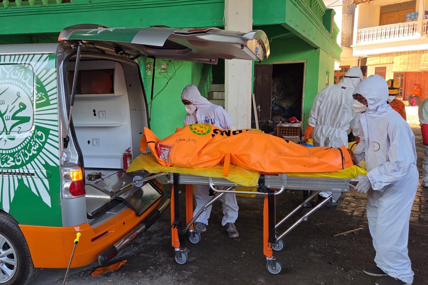 Death toll in Indonesian school collapse rises to 61 as more bodies are recovered | iNFOnews.ca