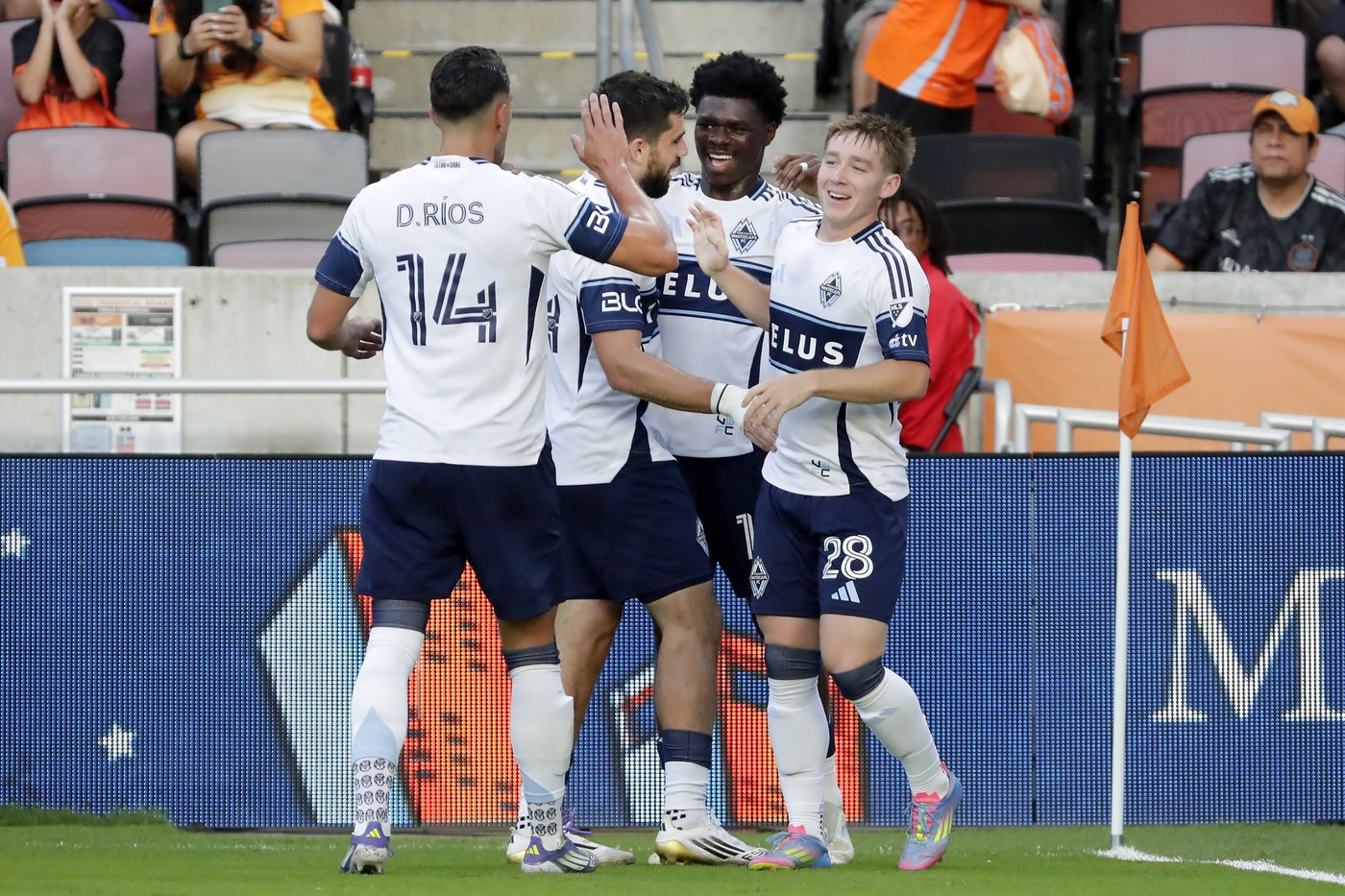 Sabbi scores in 4th minute, White adds 1 goal, 1 assist as Whitecaps beat Dynamo 3-0 | iNFOnews.ca Sabbi scores in 4th minute, White adds 1 goal, 1 assist as Whitecaps beat Dynamo 3-0 | iNFOnews.ca