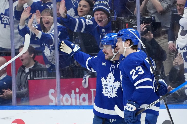 Maple Leafs still trying to find consistency despite 3-2 win over Blackhawks | iNFOnews.ca
