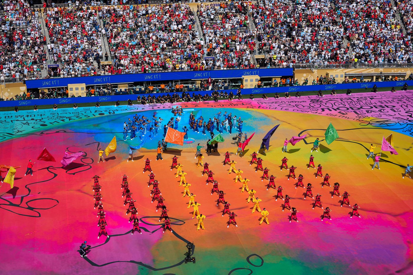 Performers take to the stage at the World Cup final, in photos | iNFOnews.ca