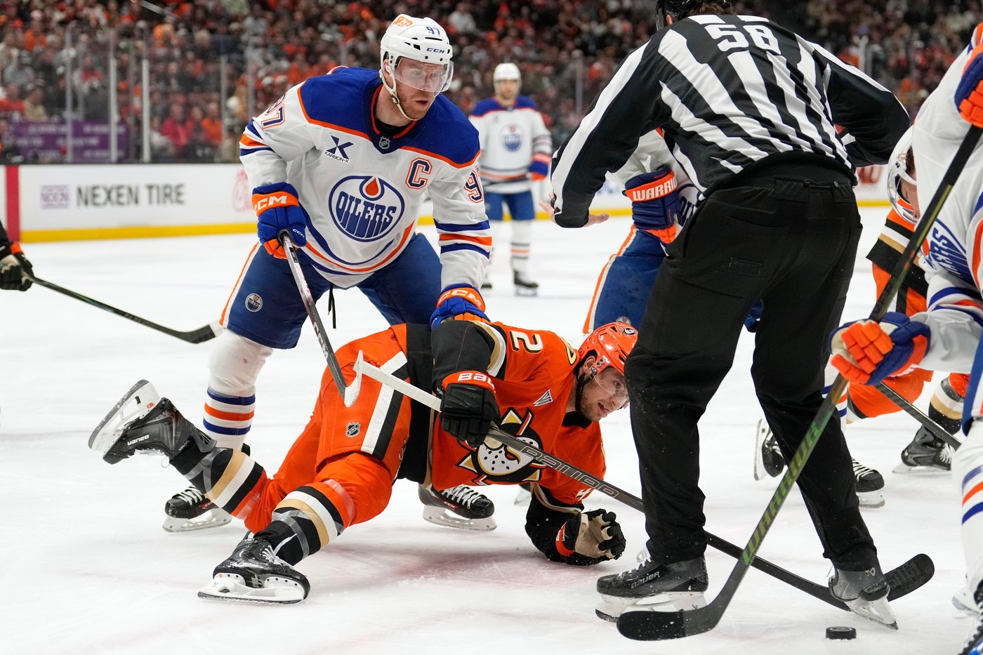 Carlsson, Terry lead Ducks to 5-2 win in Game 6, eliminating the 2-time conference champ Oilers | iNFOnews.ca Carlsson, Terry lead Ducks to 5-2 win in Game 6, eliminating the 2-time conference champ Oilers | iNFOnews.ca