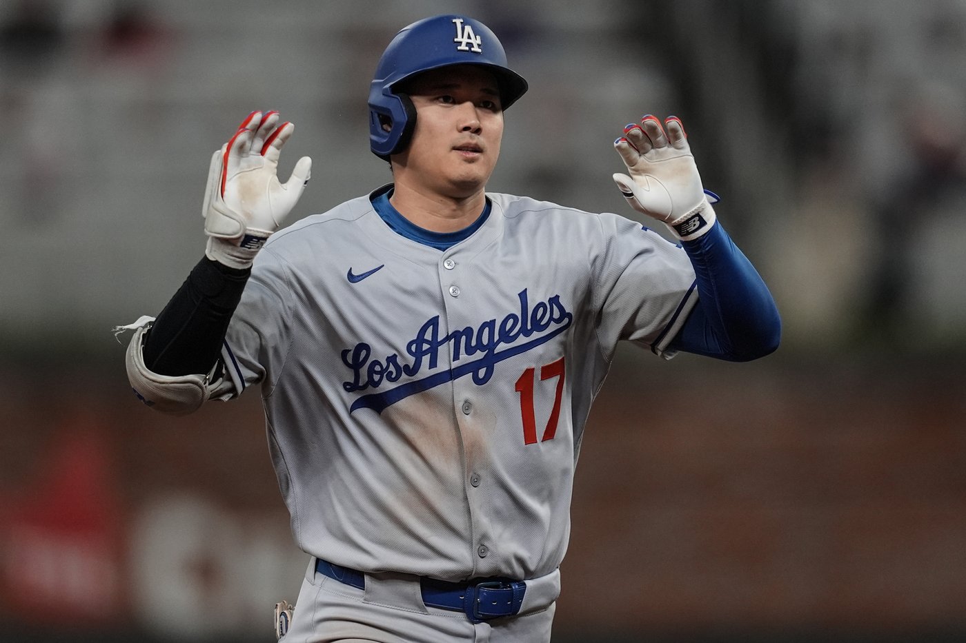 Ohtani and Freeman homer, Sasaki earns 1st MLB win as streaking Dodgers overpower Braves 10-3 | iNFOnews.ca