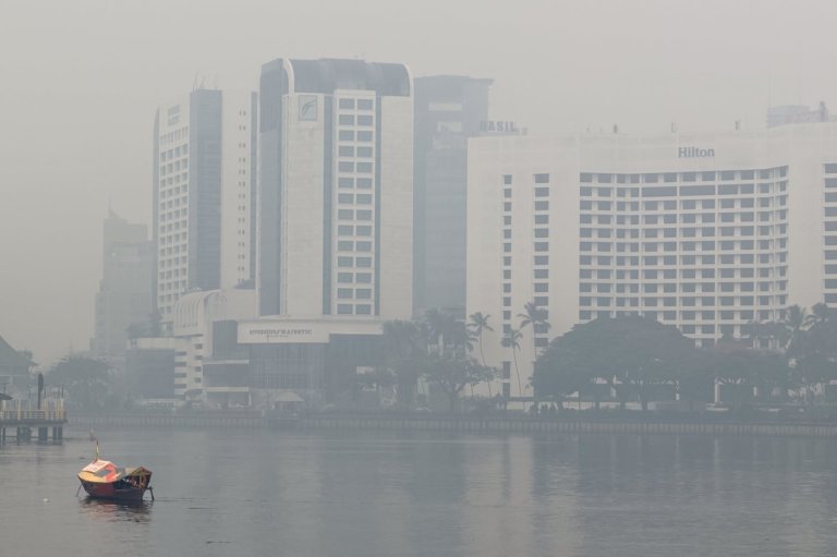 Sarawak town chokes as haze pushes air pollution past Malaysia’s emergency threshold | iNFOnews.ca