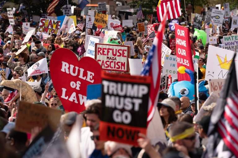 Photos show ‘No Kings’ rallies against Trump across the US and in Europe | iNFOnews.ca