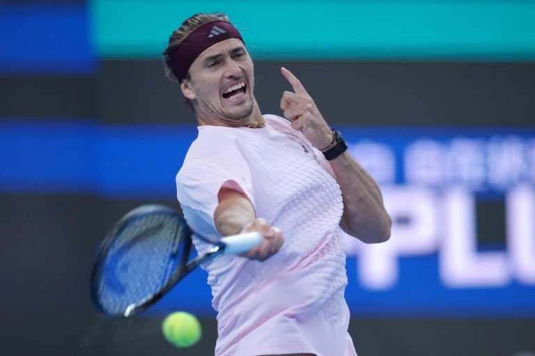 Zverev clinches year-end No. 1 ranking after Alcaraz loss and with Sinner out injured | iNFOnews.ca
