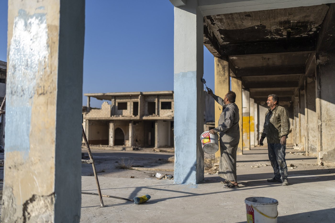 AP PHOTOS: In northern Syria, displaced owners return to houses with no roofs | iNFOnews.ca