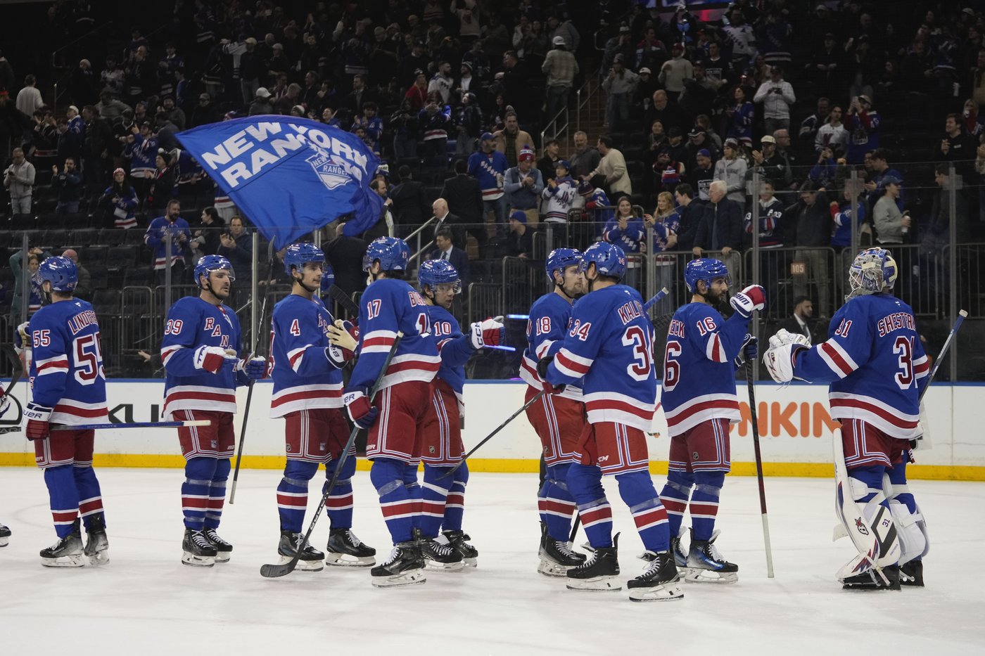 Surging Rangers dominate Flyers 6-1 | iNFOnews.ca Surging Rangers dominate Flyers 6-1 | iNFOnews.ca