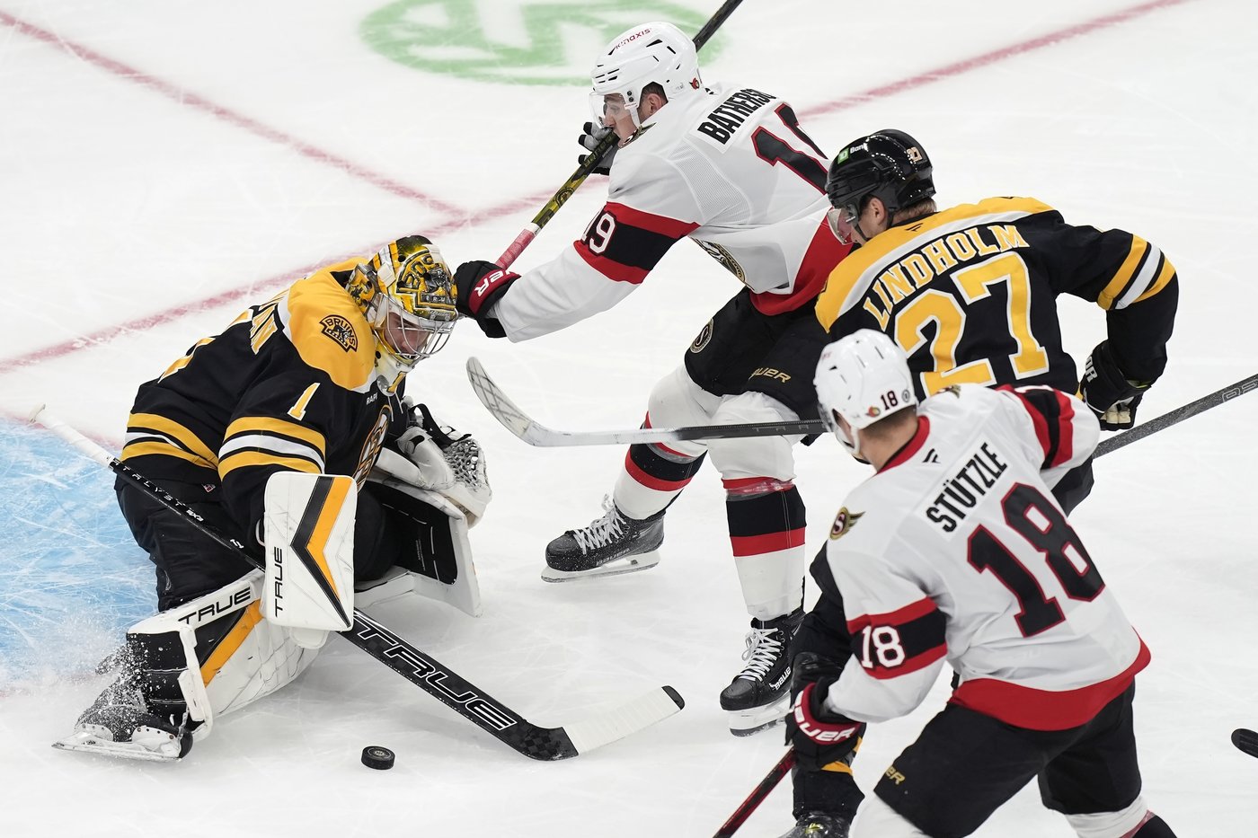 Ullmark wins in return to Boston as Senators edge Bruins 3-2 in overtime | iNFOnews.ca