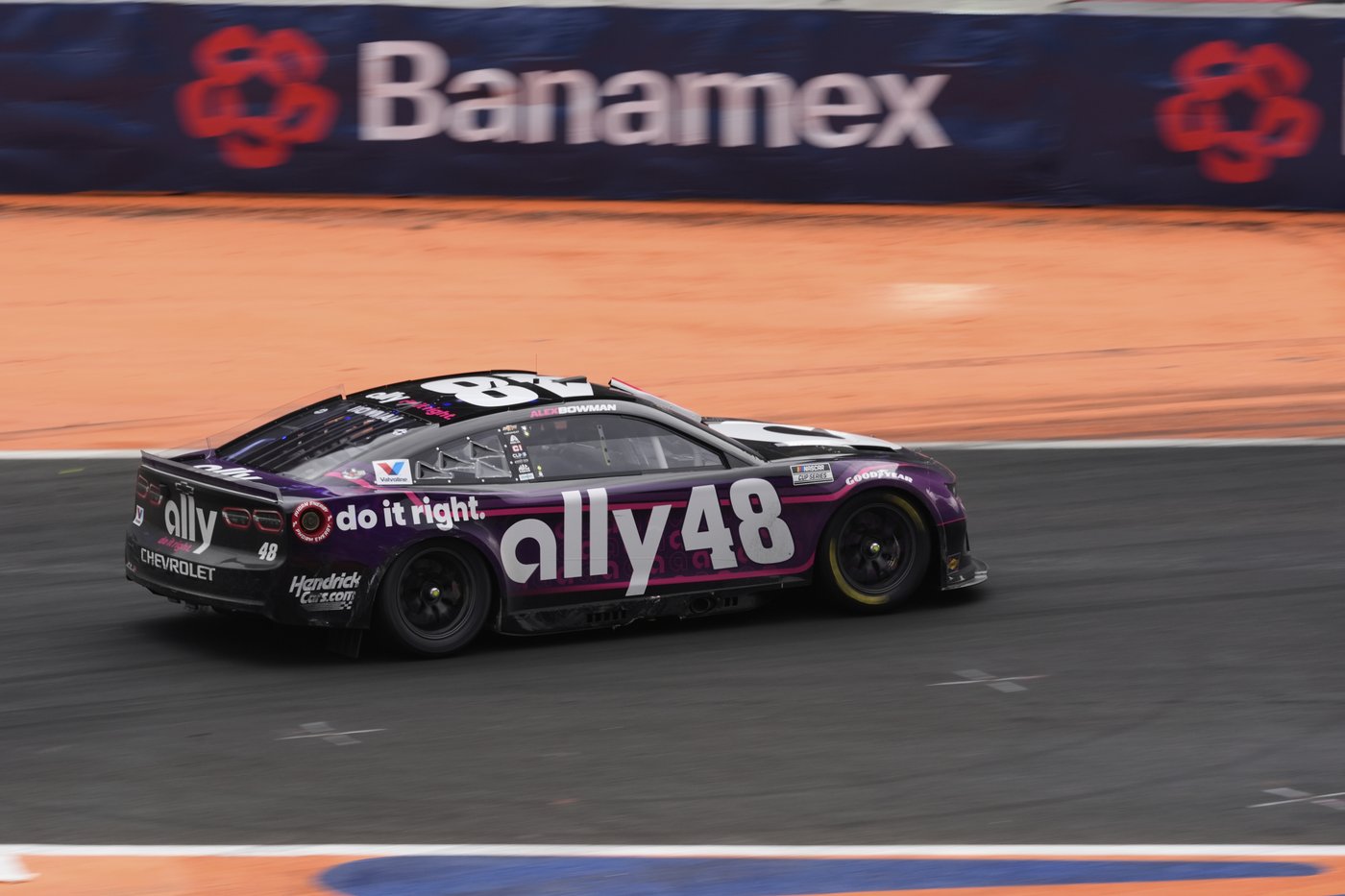 Alex Bowman is looking for a 2nd straight Cup Series win in Chicago | iNFOnews.ca Alex Bowman is looking for a 2nd straight Cup Series win in Chicago | iNFOnews.ca
