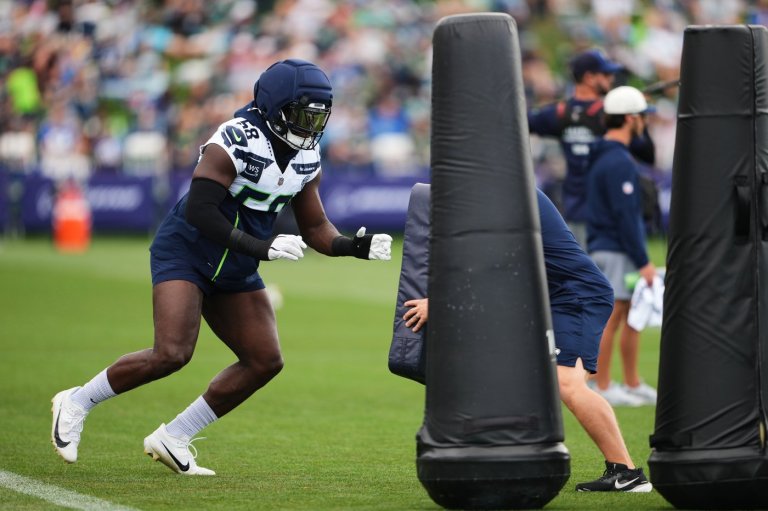 Seahawks LB Derick Hall says he and teammates have made up after fight shown on HBO's ‘Hard Knocks’ | iNFOnews.ca