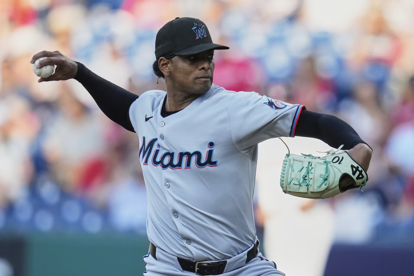 José Ramírez has 3 hits to help Guardians rally past Marlins, move closer to AL wild-card spot | iNFOnews.ca