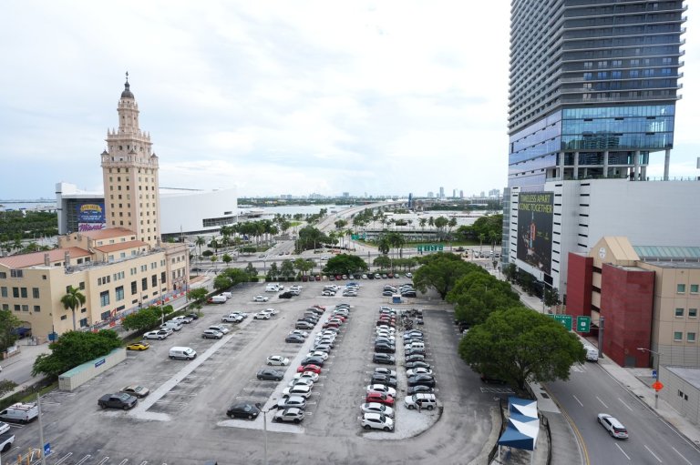 Florida officials gift prime Miami real estate for Trump's presidential library | iNFOnews.ca