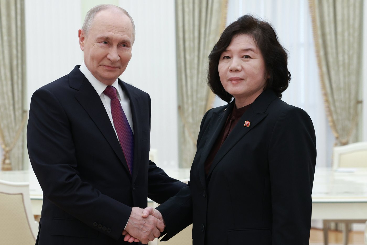 Russian President Putin meets with North Korean foreign minister in latest high-level diplomacy | iNFOnews.ca