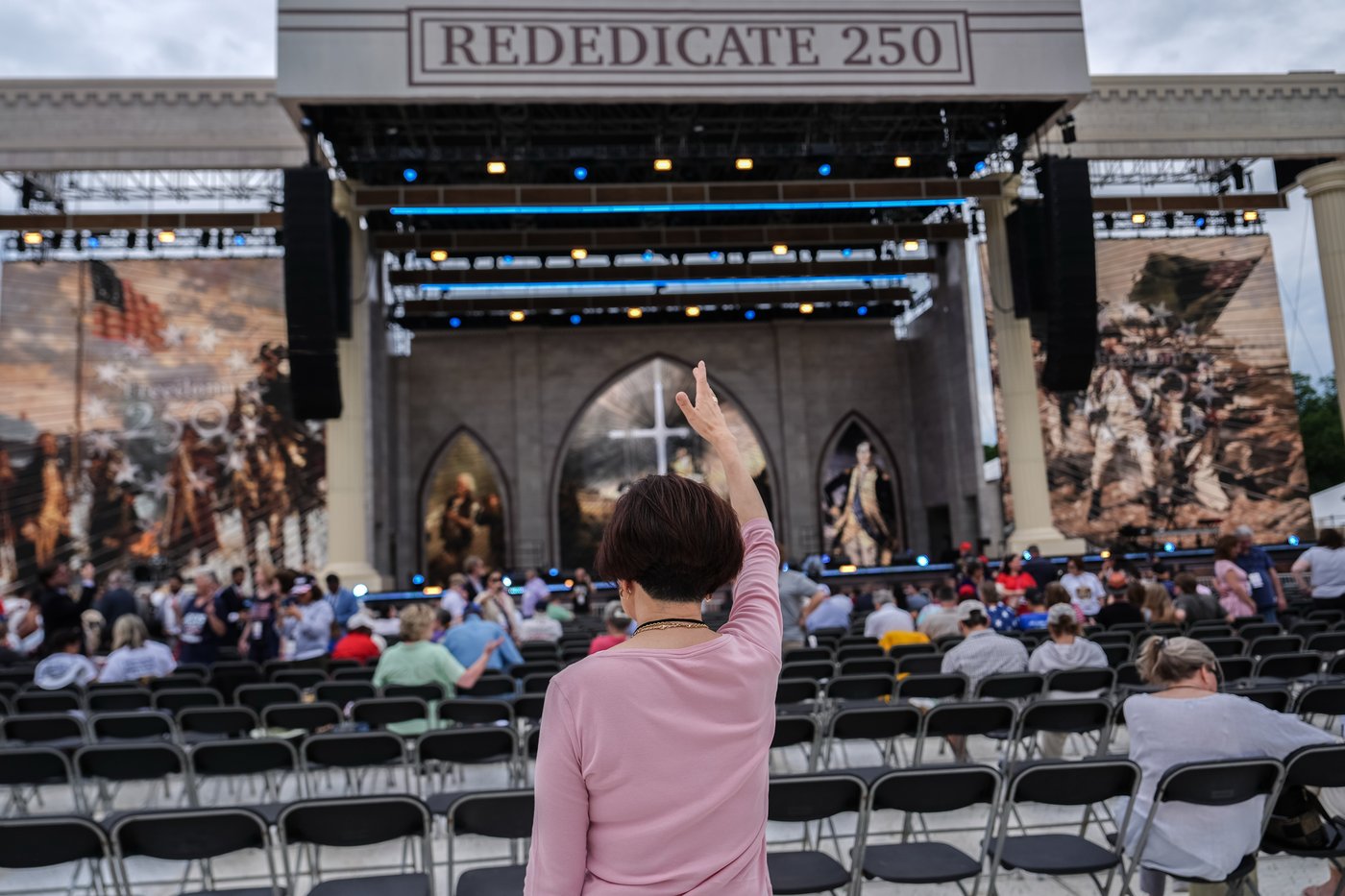 Washington prayer rally draws thousands to the National Mall, in photos | iNFOnews.ca