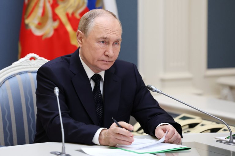 Putin directs drills of Russian nuclear forces as his summit with Trump is put on hold | iNFOnews.ca
