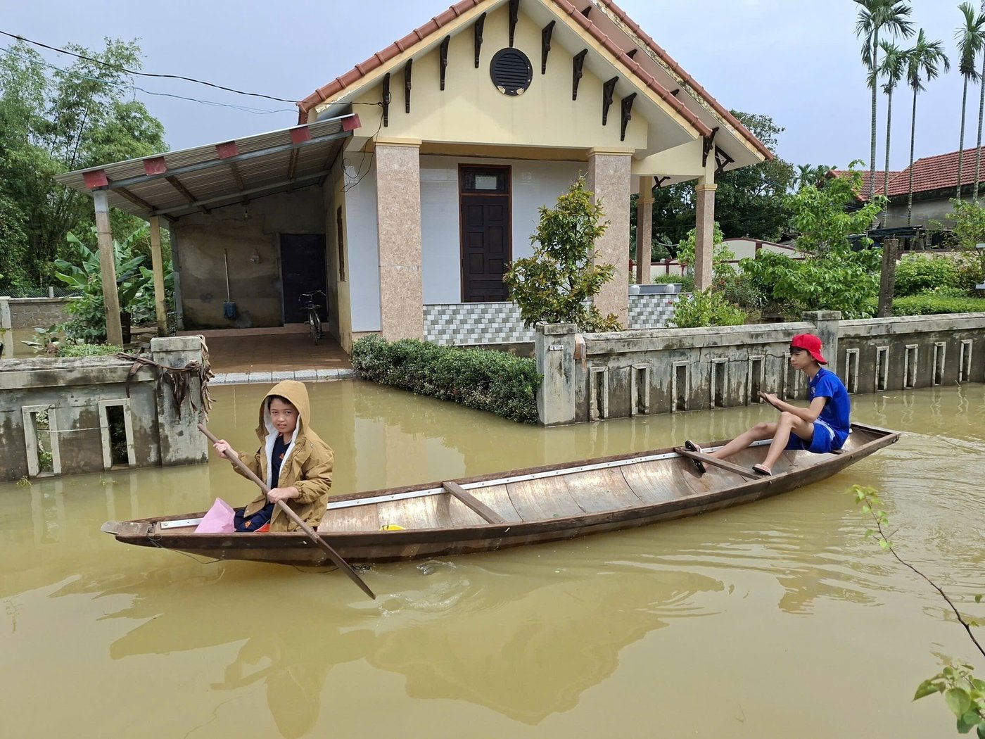 Floods kill 13 in Central Vietnam as rescue operations push forward | iNFOnews.ca Floods kill 13 in Central Vietnam as rescue operations push forward | iNFOnews.ca