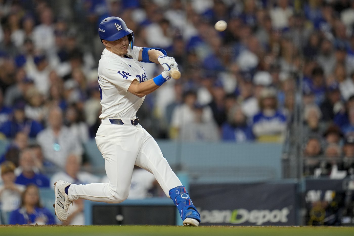 Dodgers dust off Mets 10-5, advance to World Series to face Yankees | iNFOnews.ca