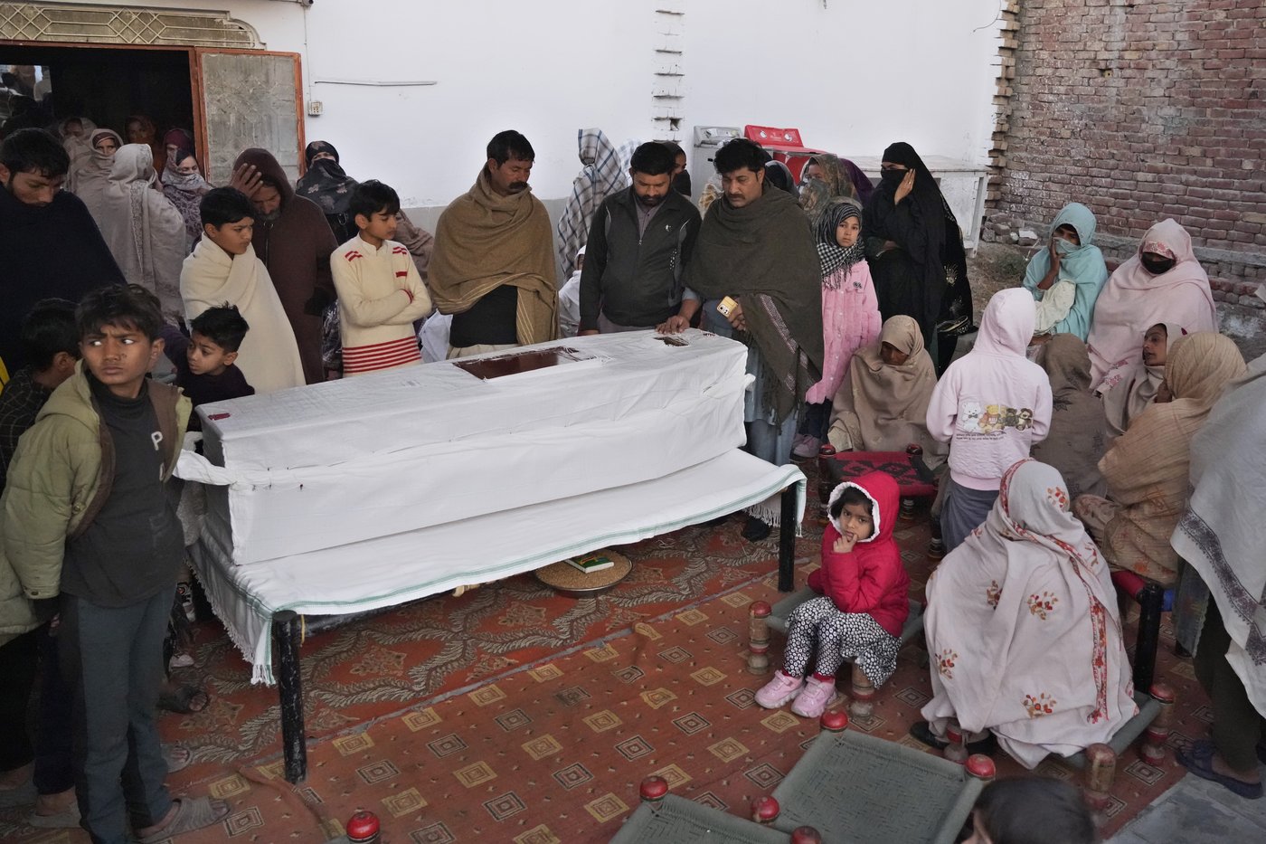 Bodies of 4 Pakistanis who died on a migrant boat journey off West Africa return home for burial | iNFOnews.ca Bodies of 4 Pakistanis who died on a migrant boat journey off West Africa return home for burial | iNFOnews.ca