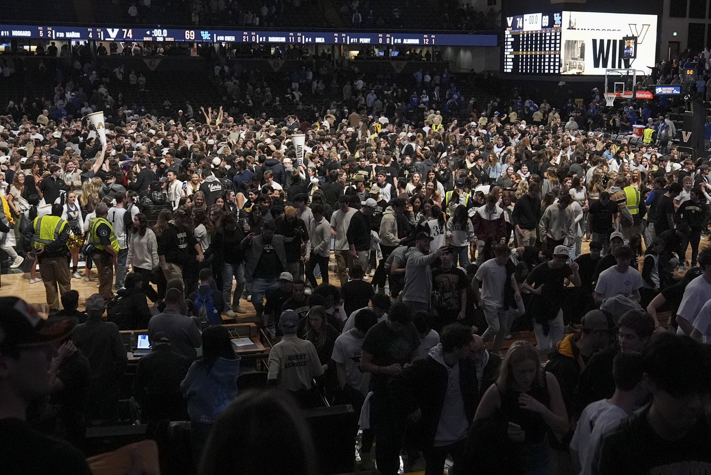 Vanderbilt fined $500,000 by SEC for allowing fans to storm court after victory over Kentucky | iNFOnews.ca