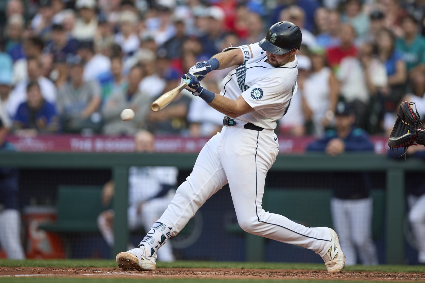 Raleigh's grand slam helps Mariners end Boston's winning streak | iNFOnews.ca