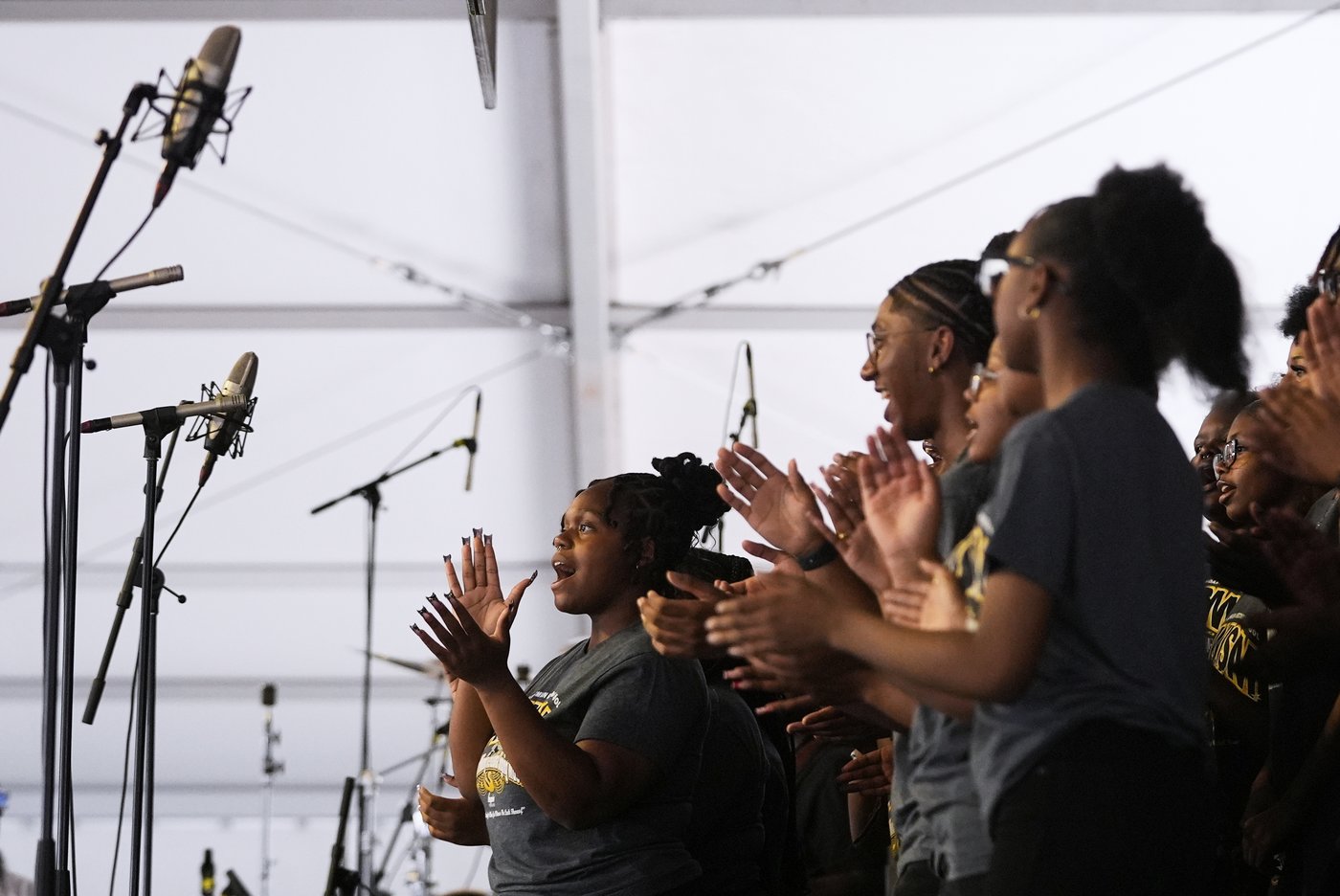 Student gospel singers take stage at New Orleans festival known for celebrity acts | iNFOnews.ca Student gospel singers take stage at New Orleans festival known for celebrity acts | iNFOnews.ca