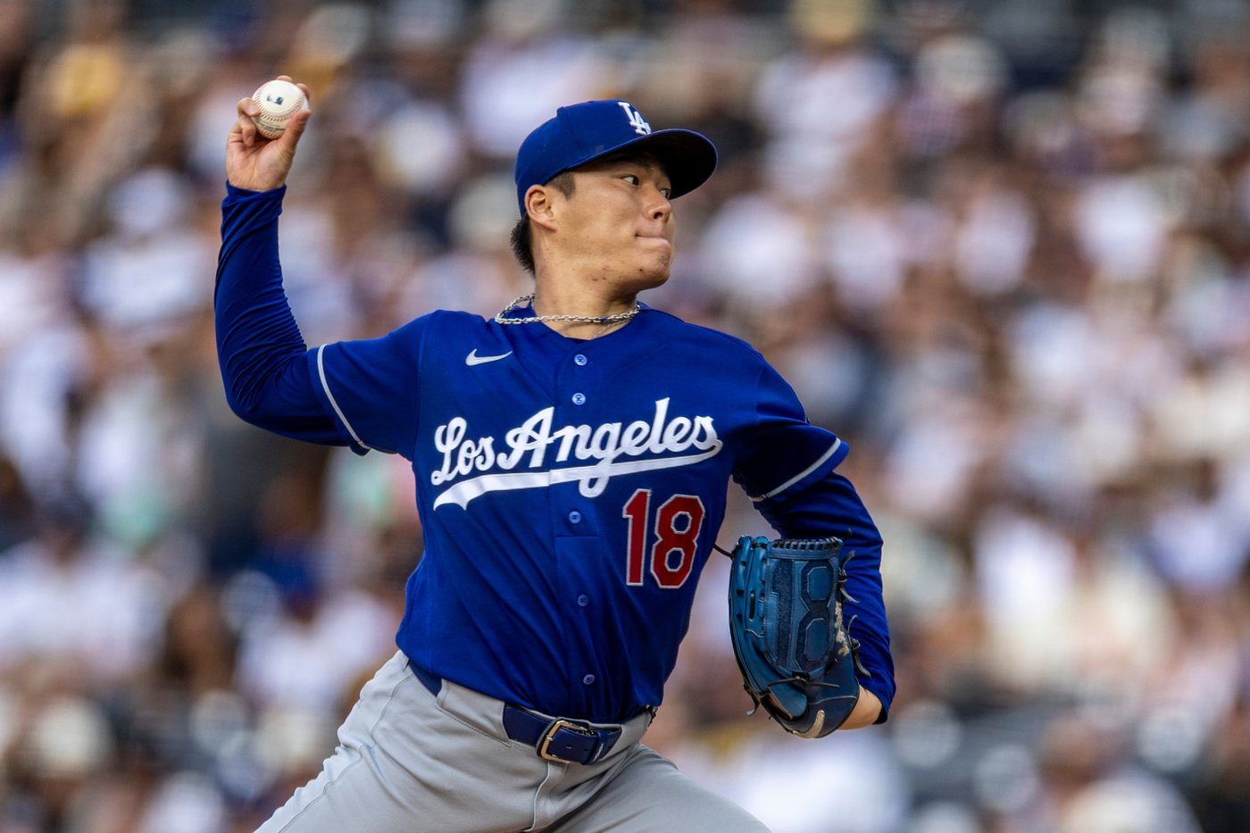 Mookie Betts' 3-run homer caps 9-run 6th inning as Dodgers beat Padres 15-3 | iNFOnews.ca