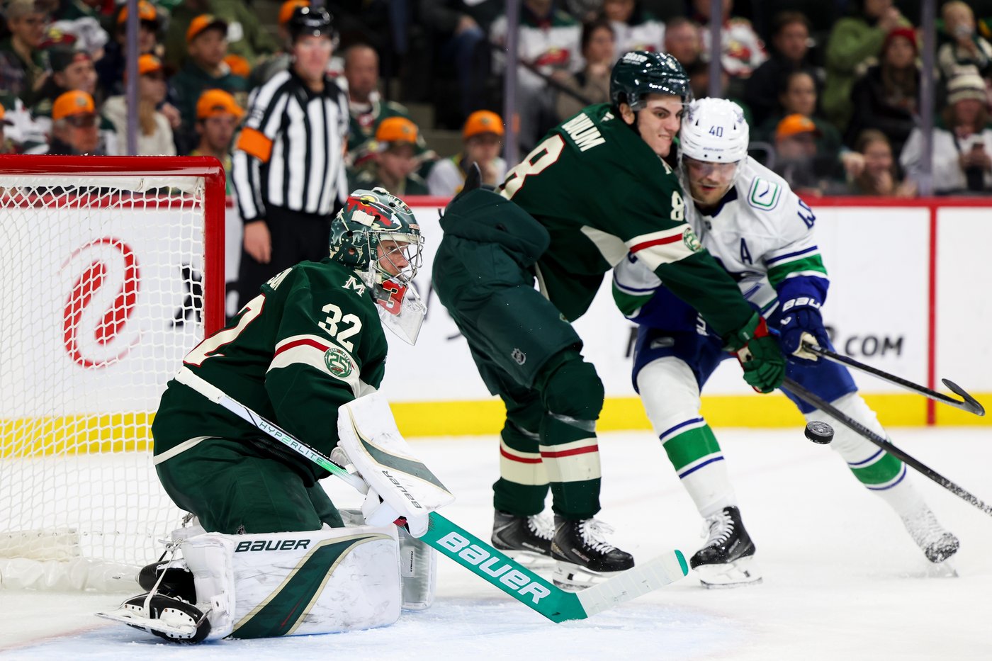 Wild stop five-game losing skid with 5-2 win over banged-up Canucks | iNFOnews.ca