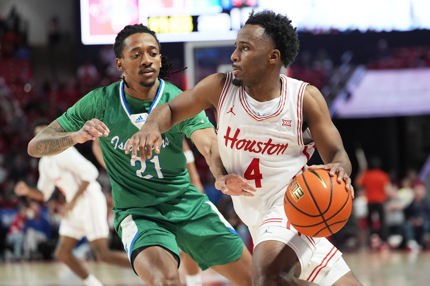 Emanuel Sharp scores 18 and No. 15 Houston wins its fourth straight, 87-51 over Islanders | iNFOnews.ca