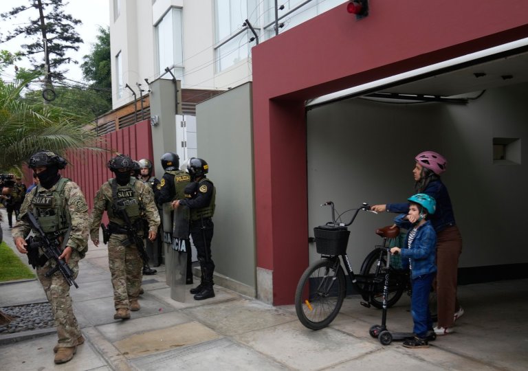 Peru police raid ex-election chief’s home as ballot shortages spark a widening probe | iNFOnews.ca