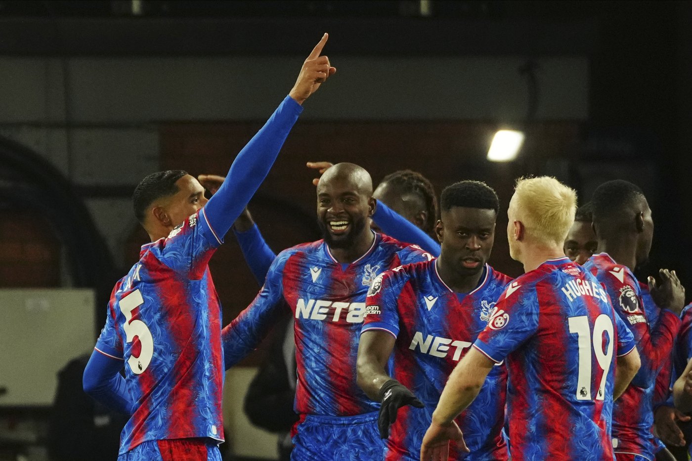 Man City drops more points after draw with Crystal Palace and Man United loses again | iNFOnews.ca
