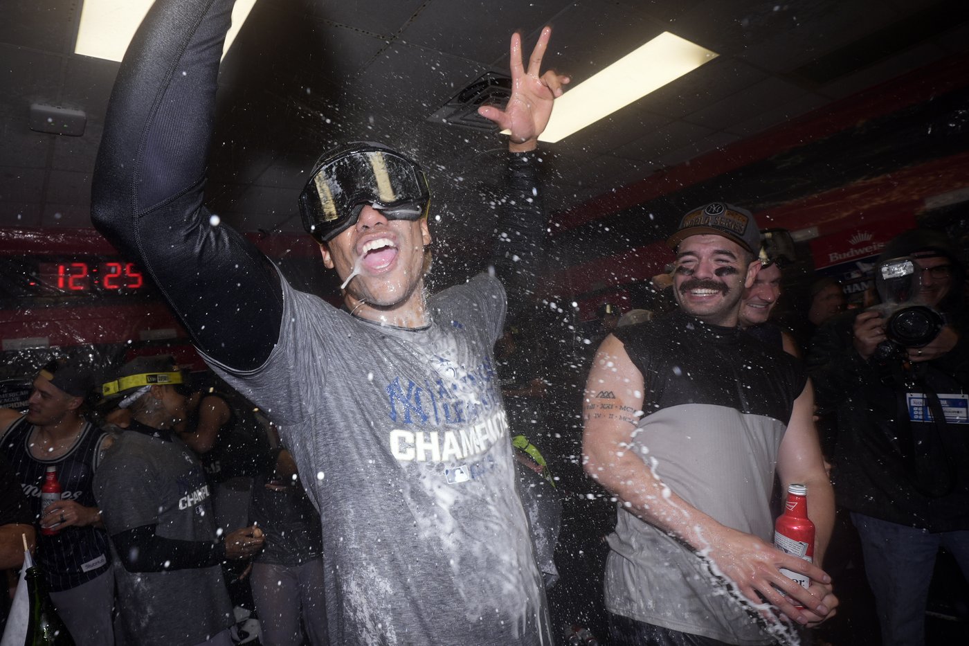 Aaron Boone says Yankees clubhouse togetherness at a high going into World Series | iNFOnews.ca
