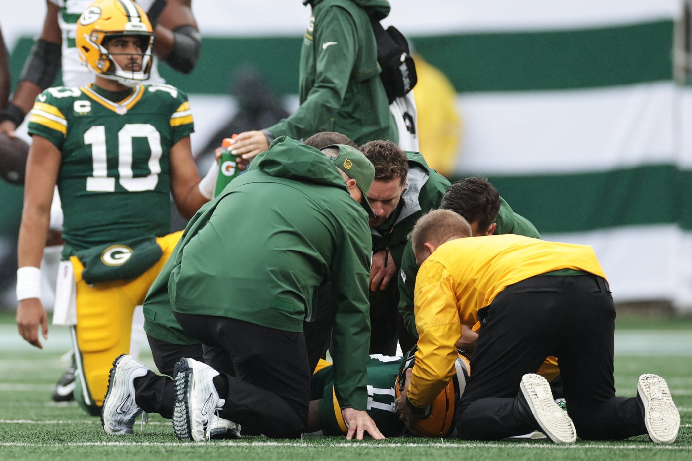 Packers’ Jayden Reed has movement in extremities after neck injury, but being hospitalized overnight | iNFOnews.ca