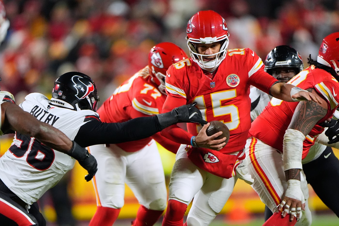 Texans stifle Patrick Mahomes and Chiefs in 20-10 victory to keep pace in AFC South race | iNFOnews.ca