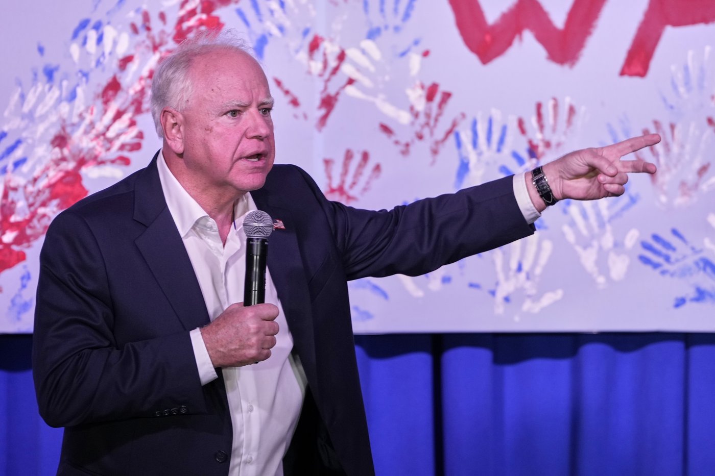 Walz has experience on a debate stage pinning down an abortion opponent's shifting positions | iNFOnews.ca Walz has experience on a debate stage pinning down an abortion opponent's shifting positions | iNFOnews.ca