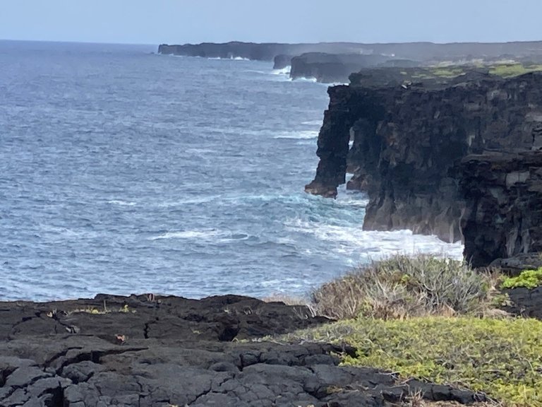A famed Hawaii sea arch collapses, prompting NPS warnings of unstable cliffs | iNFOnews.ca