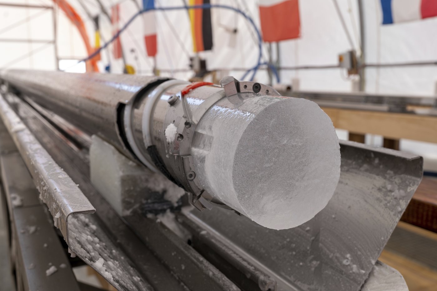 Scientists drill nearly 2 miles down to pull 1.2 million-year-old ice core from Antarctic | iNFOnews.ca Scientists drill nearly 2 miles down to pull 1.2 million-year-old ice core from Antarctic | iNFOnews.ca