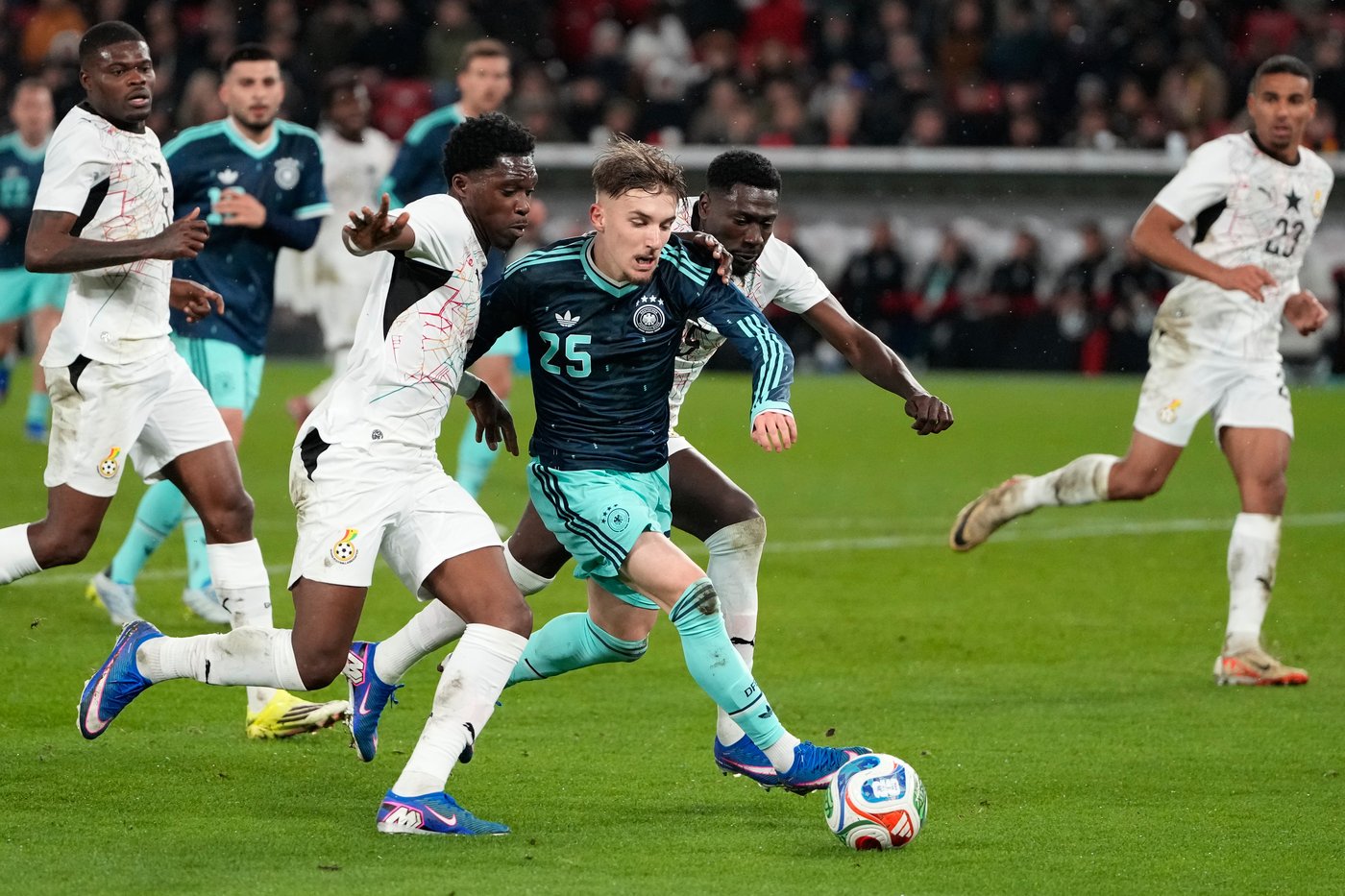 It's World Cup audition time in the Bundesliga as Bayern nears the title | iNFOnews.ca It's World Cup audition time in the Bundesliga as Bayern nears the title | iNFOnews.ca