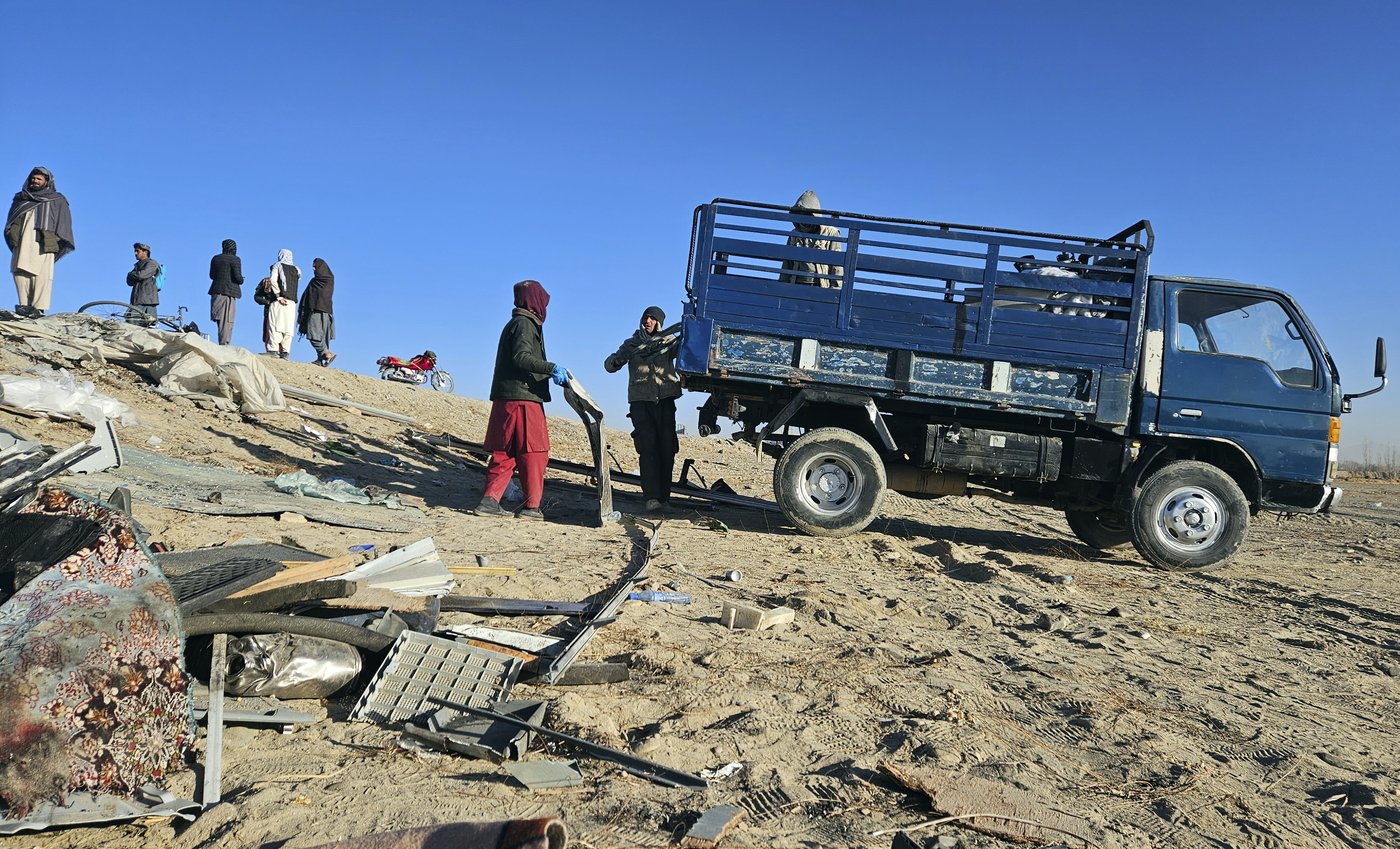 Two highway crashes in southeastern Afghanistan kill 50 people and injure 76 | iNFOnews.ca Two highway crashes in southeastern Afghanistan kill 50 people and injure 76 | iNFOnews.ca