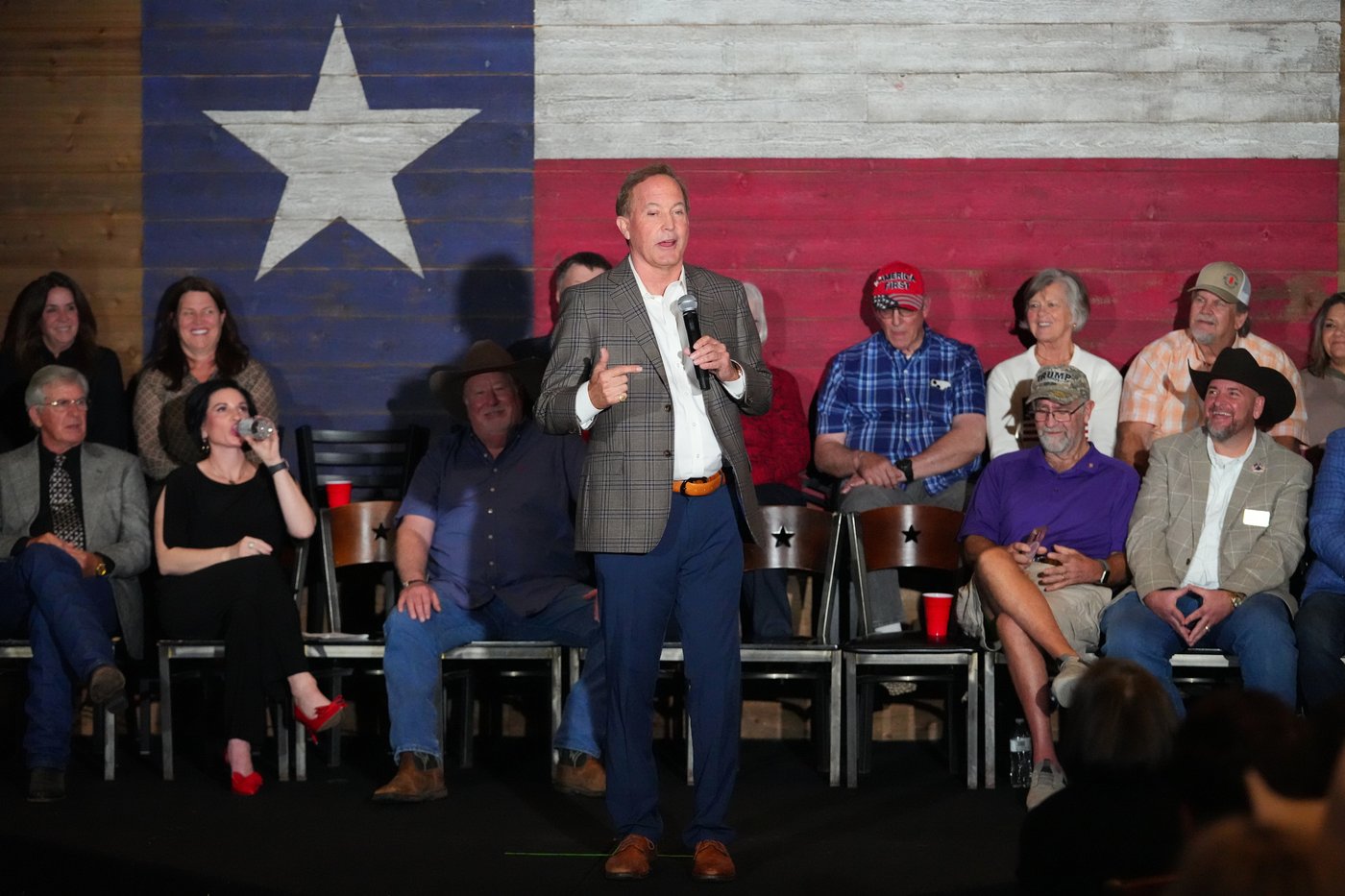 Texas Republican Paxton steps up his Senate bid against GOP Sen. Cornyn ahead of early voting | iNFOnews.ca