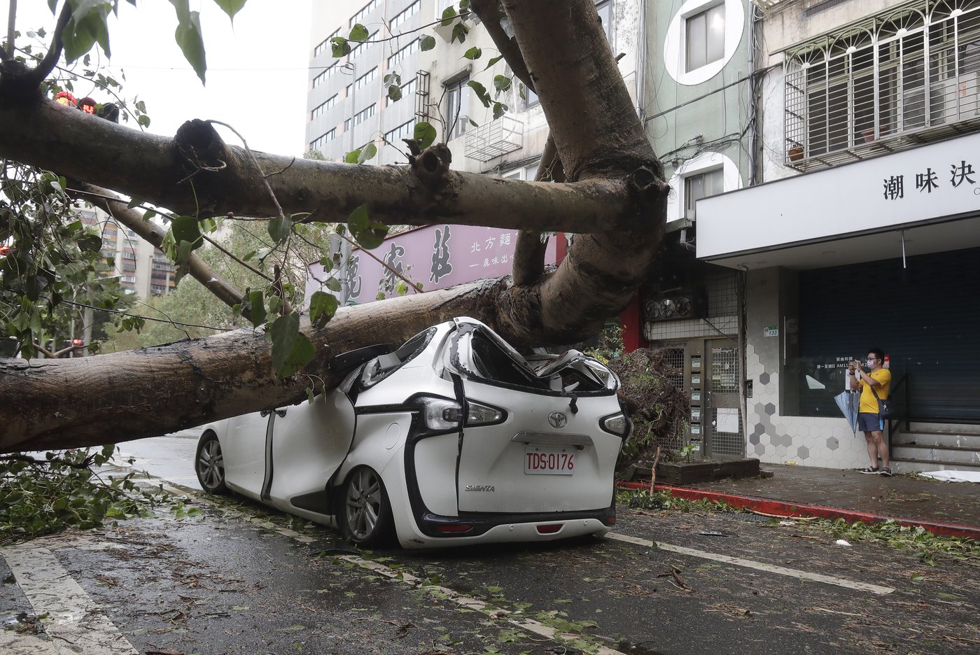 Tropical Storm Kong-rey threatens Shanghai and China's coast after hitting Taiwan as a typhoon | iNFOnews.ca Tropical Storm Kong-rey threatens Shanghai and China's coast after hitting Taiwan as a typhoon | iNFOnews.ca