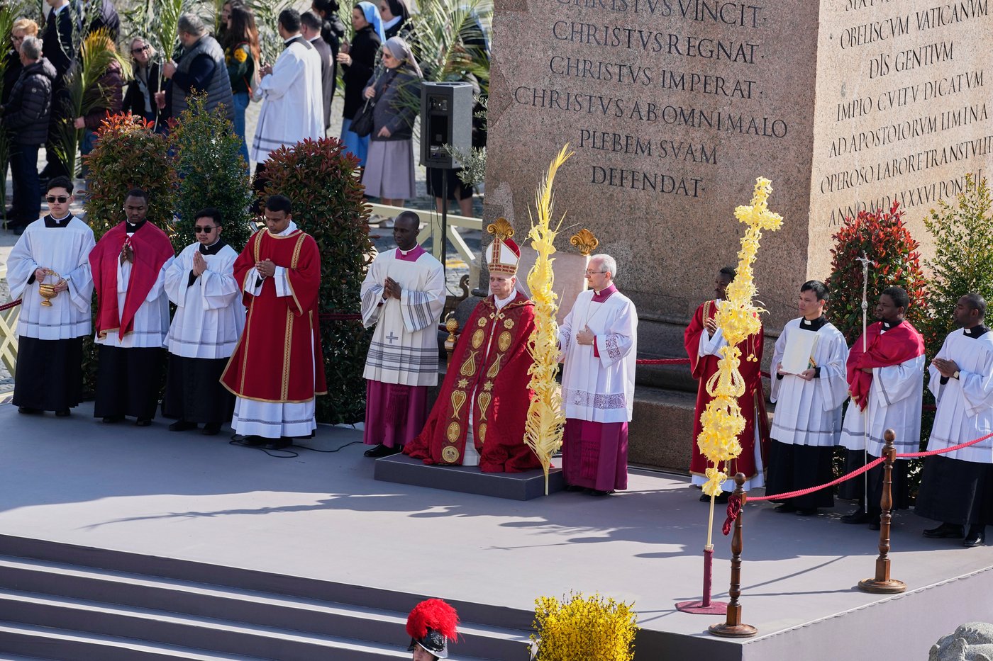 Pope Leo XIV opens Holy Week with Palm Sunday that recalls final days of Pope Francis' life | iNFOnews.ca