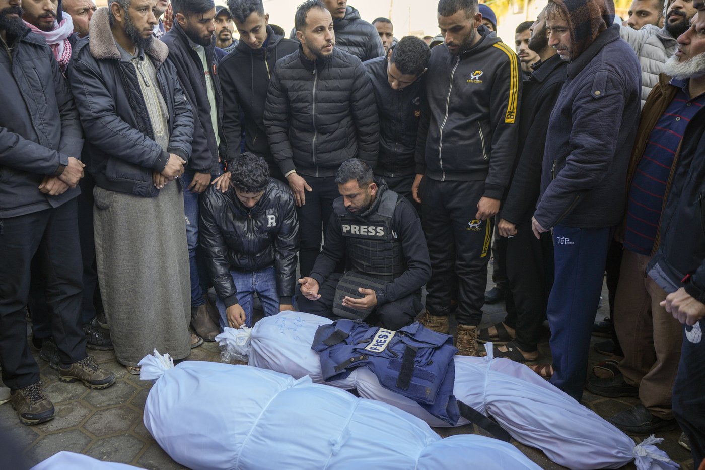 At least 30 people killed by Israeli strikes in Gaza as stalled ceasefire talks set to resume | iNFOnews.ca