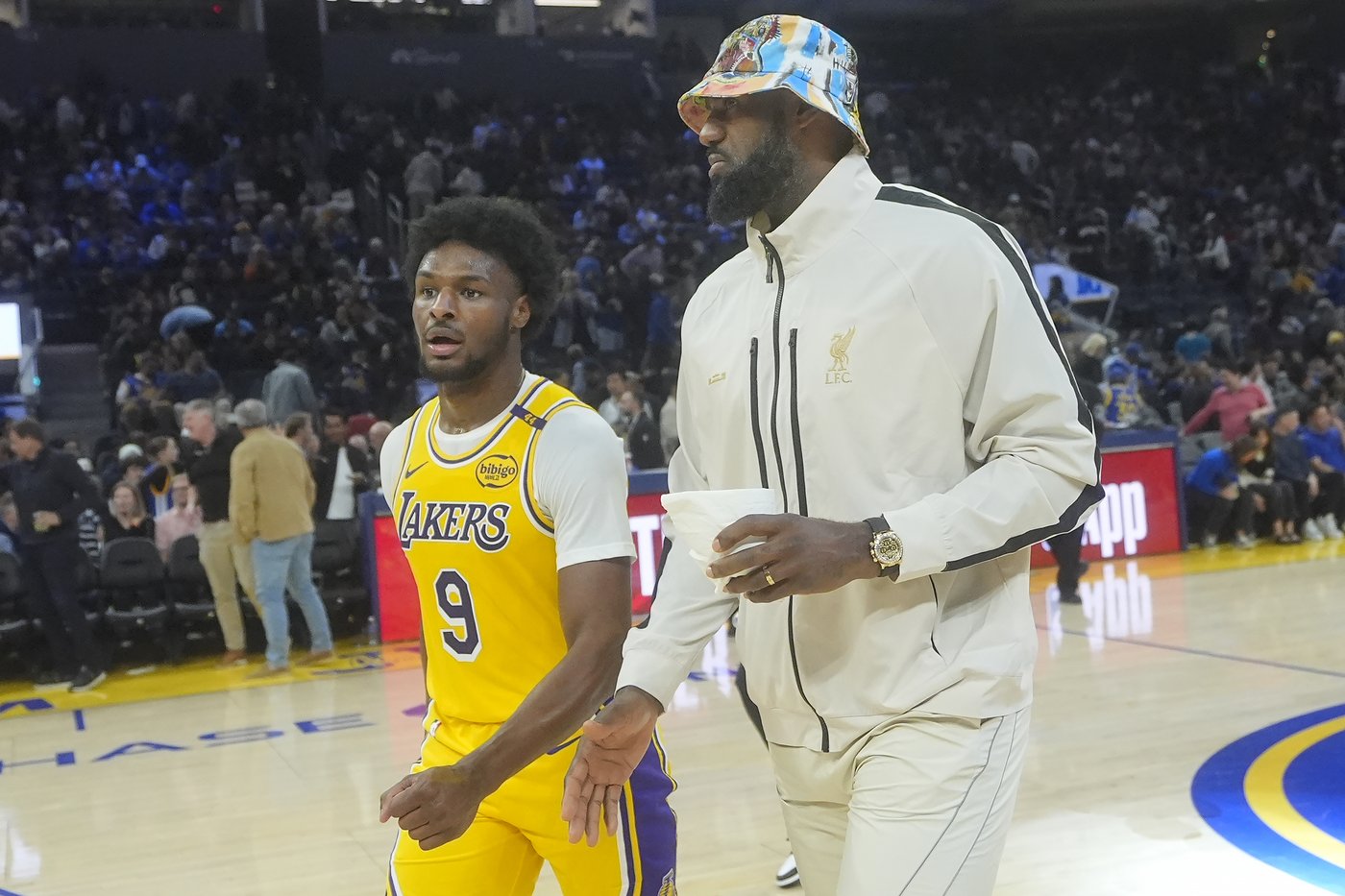 Ken Griffey Sr. and Jr. will be at Lakers' opener, hoping to see LeBron and Bronny make NBA history | iNFOnews.ca