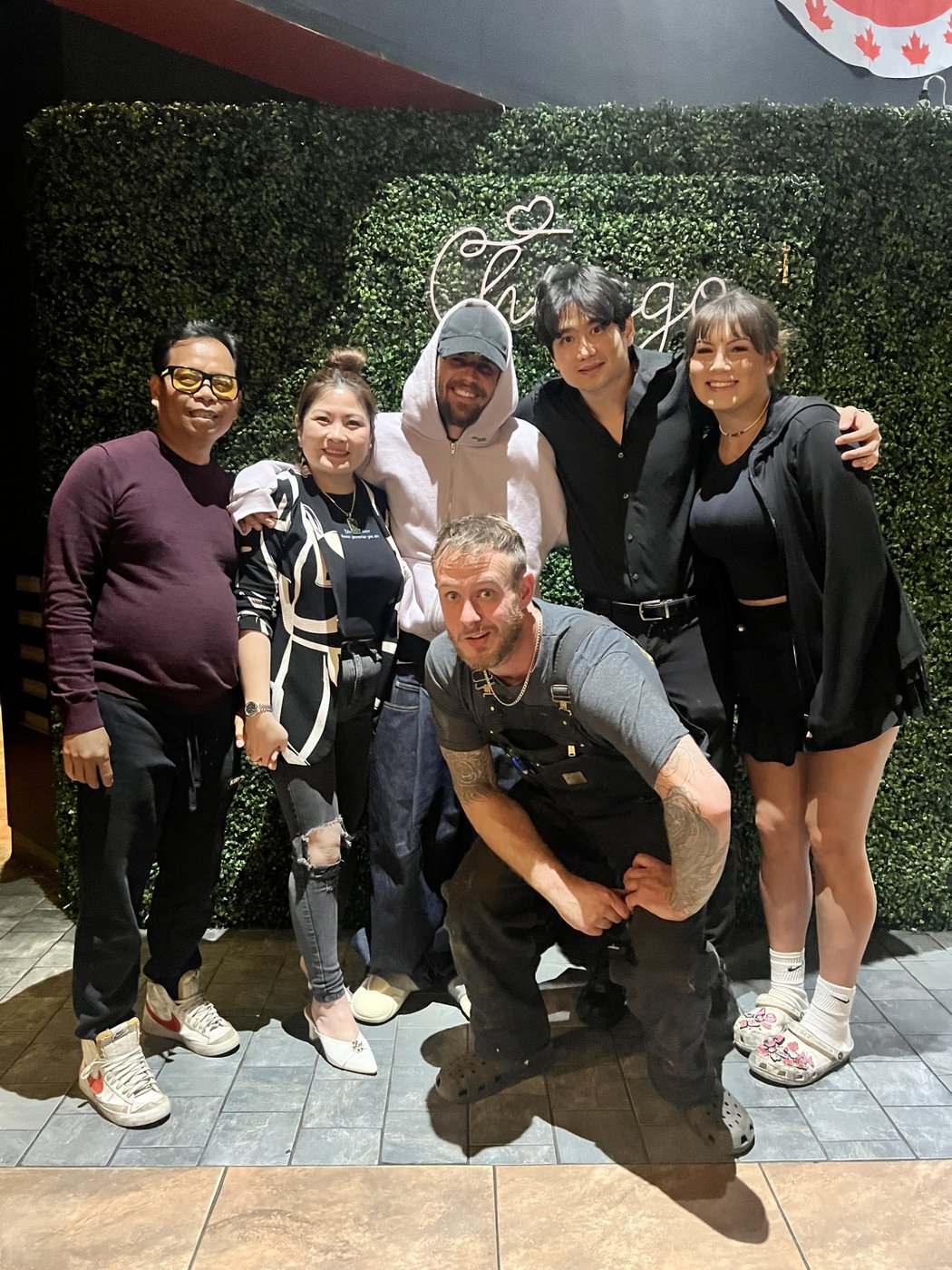 Justin Bieber stuns Cambridge pub with surprise visit for pool and karaoke | iNFOnews.ca
