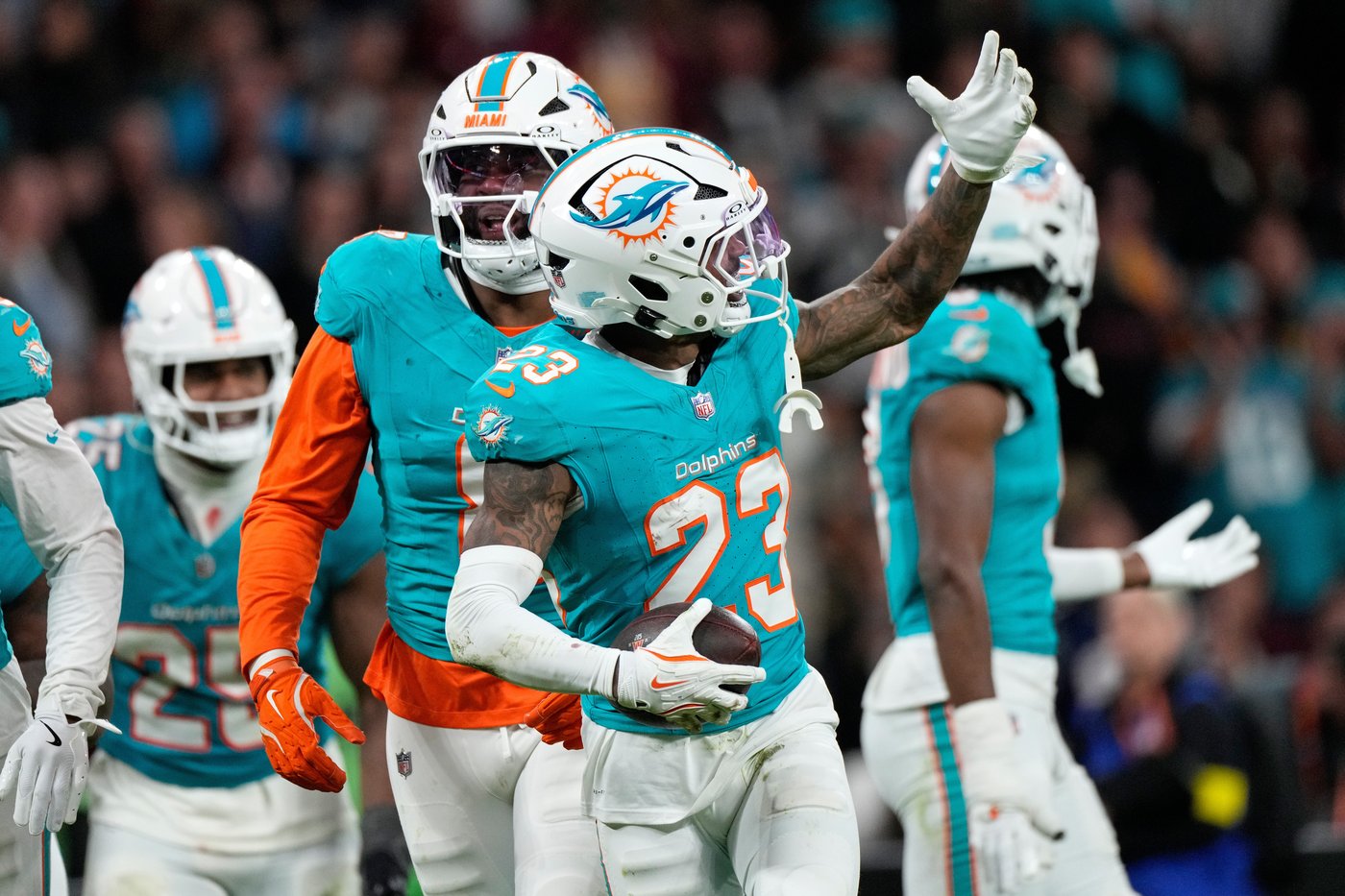 Jones celebrates in Cristiano Ronaldo style as Dolphins beat Commanders 16-13 in overtime in Spain | iNFOnews.ca Jones celebrates in Cristiano Ronaldo style as Dolphins beat Commanders 16-13 in overtime in Spain | iNFOnews.ca