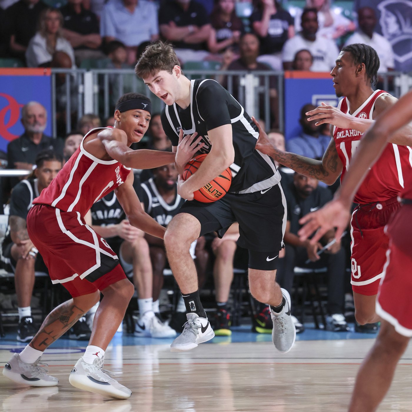 Oklahoma hangs on to beat Providence 79-77 in wild finish at Battle 4 Atlantis | iNFOnews.ca