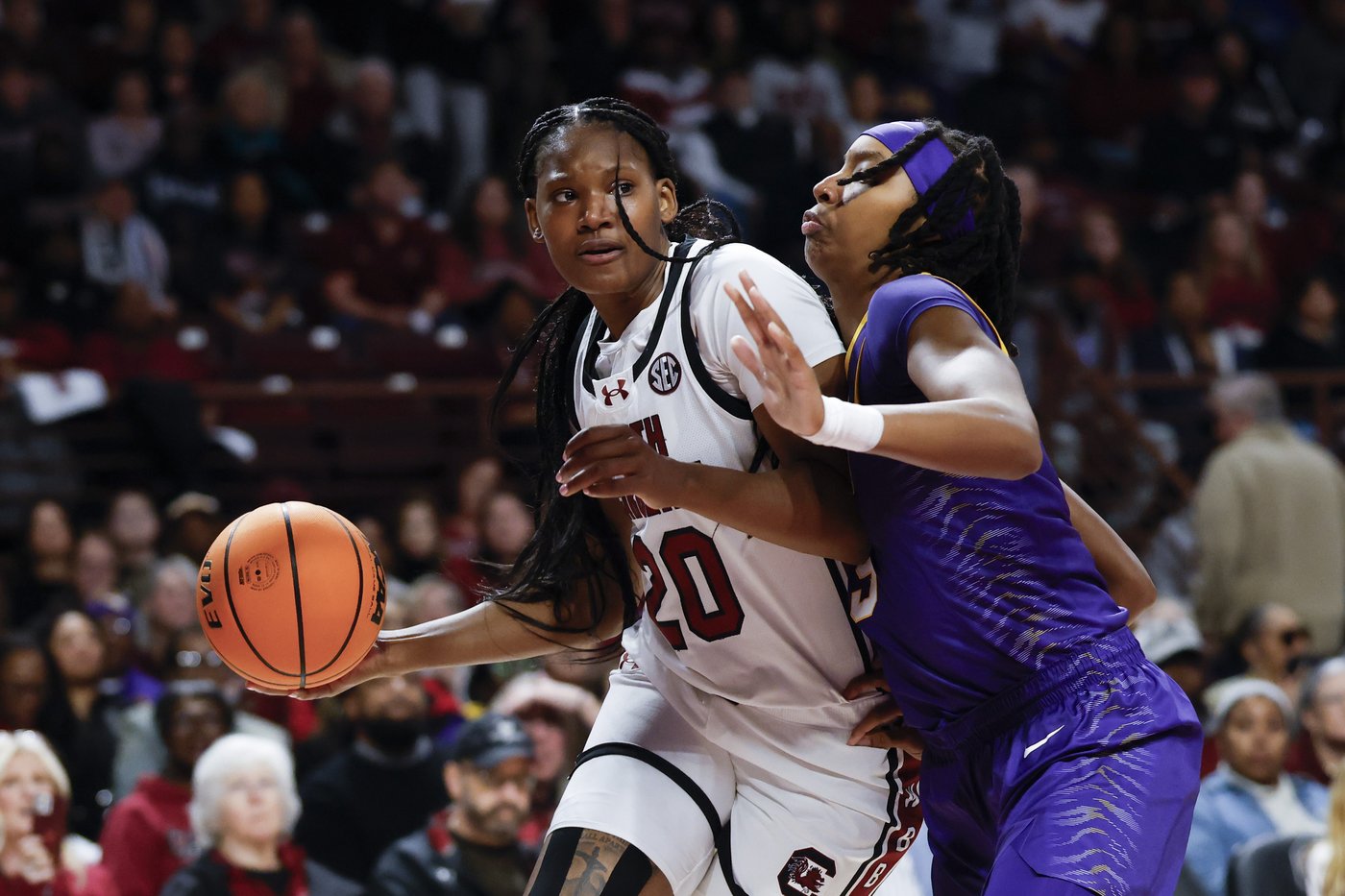 Edwards, Feagin lead No. 2 South Carolina to 66-56 victory over No. 5 LSU for Tigers' 1st loss | iNFOnews.ca Edwards, Feagin lead No. 2 South Carolina to 66-56 victory over No. 5 LSU for Tigers' 1st loss | iNFOnews.ca
