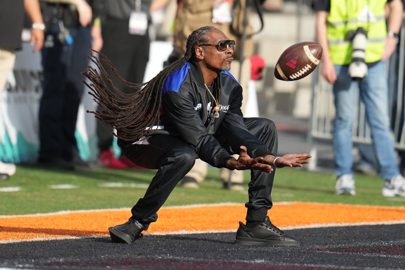 Snoop Dogg's NBA analyst role underscores why his on-air presence and global appeal keeps growing | iNFOnews.ca Snoop Dogg's NBA analyst role underscores why his on-air presence and global appeal keeps growing | iNFOnews.ca