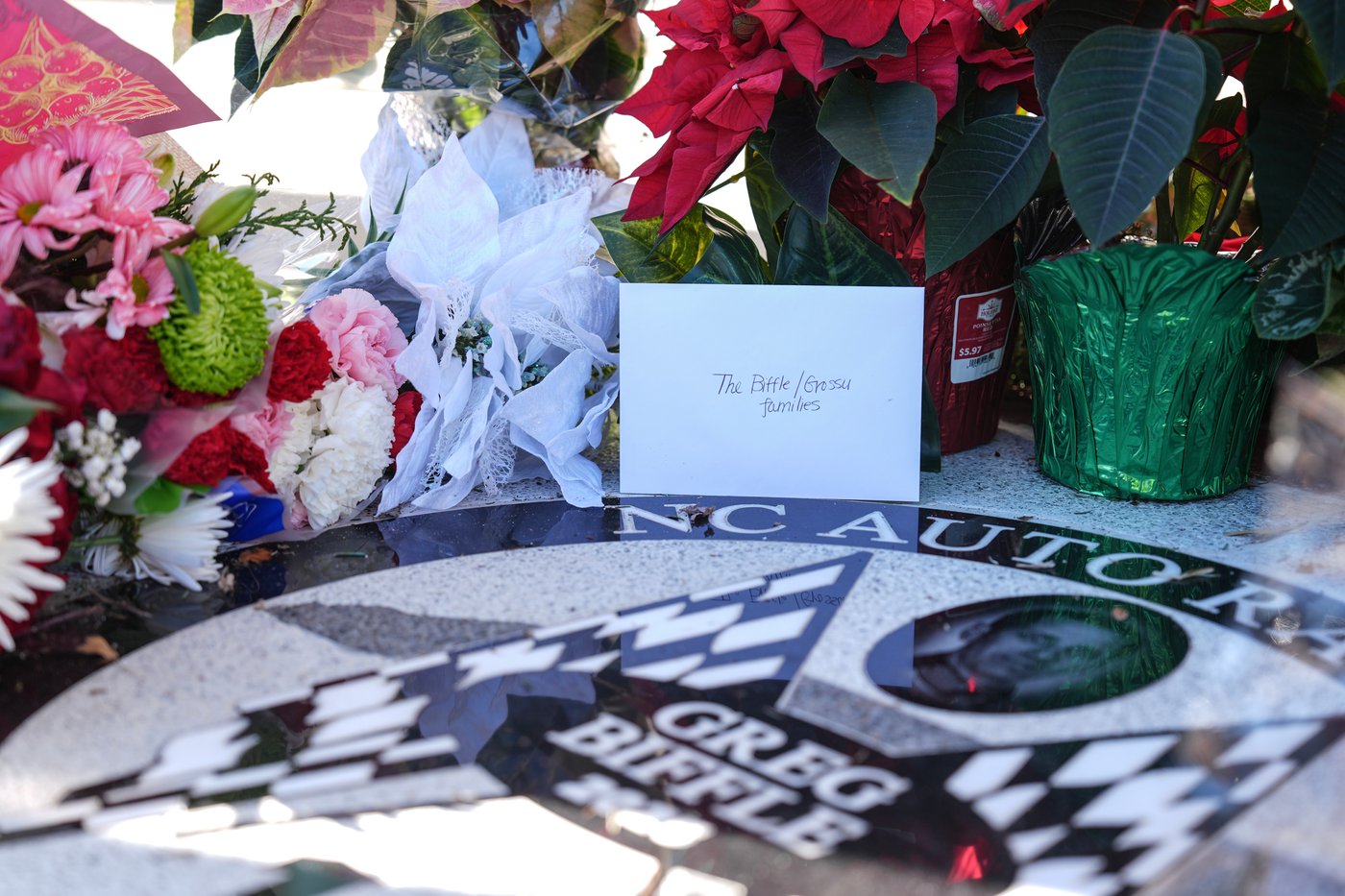 NTSB unclear who was at controls in jet crash that killed ex-NASCAR driver Greg Biffle and 6 others | iNFOnews.ca NTSB unclear who was at controls in jet crash that killed ex-NASCAR driver Greg Biffle and 6 others | iNFOnews.ca