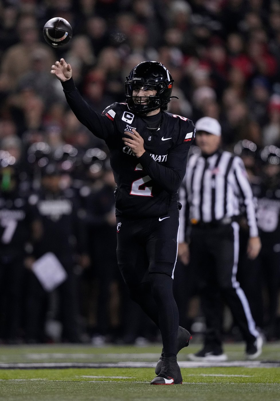 LJ Martin runs for career-high 222 yards to help No. 11 BYU beat Cincinnati 26-14 | iNFOnews.ca
